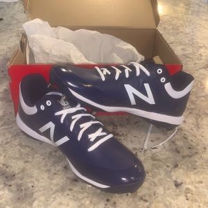 NEW BALANCE BASEBALL CLEATS SIZE 11